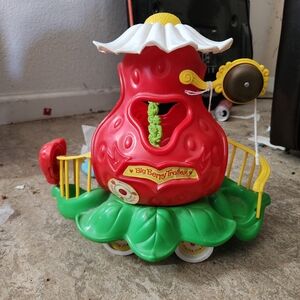 Vintage 1982 Strawberry Shortcake Trolly
